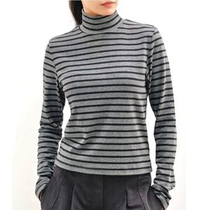 Kit + Ace Upgrade striped turtleneck sweater. 🩶
